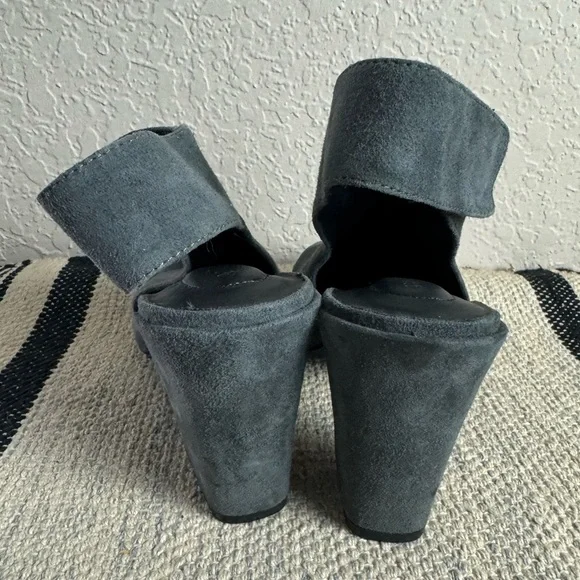 Adam Tucker Jenna Grey Suede Slingback Booties - Picture 5 of 7
